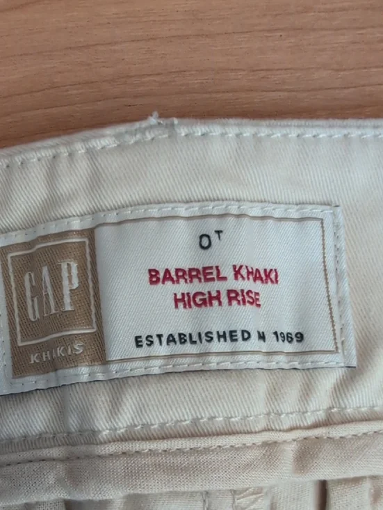 NWT Gap Barrel Khaki High Rise In Cream Color Size 0T Tall Length - Picture 7 of 11